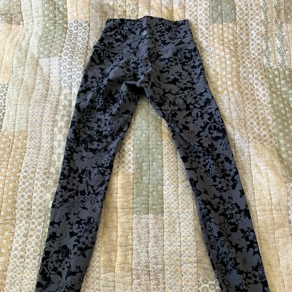 Lululemon leggings - Picture 2 of 4